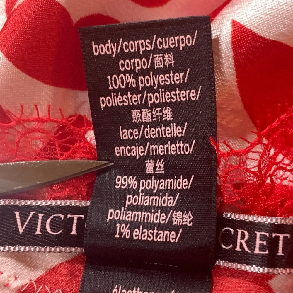 Victoria's Secret Cami Babydoll Slip Red Lips Lace Trim Sleepwear Lingerie‎ M